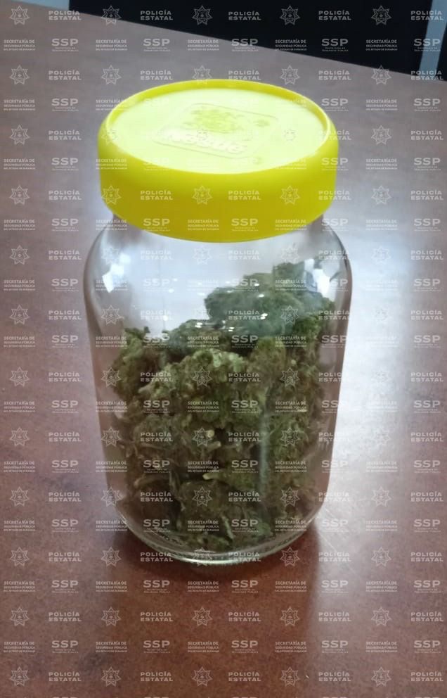 Se asegura mochila con marihuana, el presunto narcomenudista se dio a la fuga, en Gómez&nbsp;Palacio.