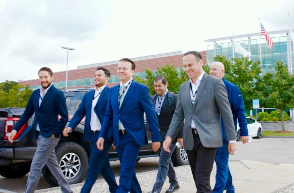 Seguimos poniendo a Durango en el foco del mundo; anuncia Esteban tercera gira internacional a&nbsp;Florida.