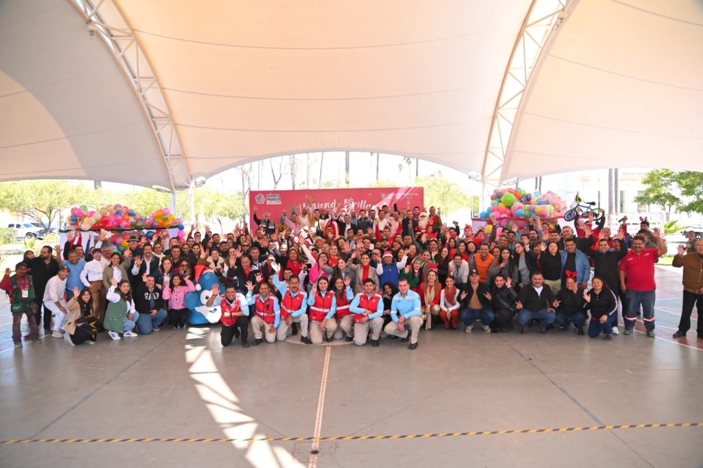 Ayuntamiento recolecta juguetes mediante la campaña “Haciendo brillar&nbsp;sonrisas”.