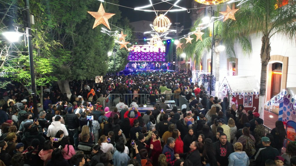 TROPICALÍSIMO APACHE ARRANCA EL FESTIVAL ‘COMO LA LAGUNA NINGUNA’.