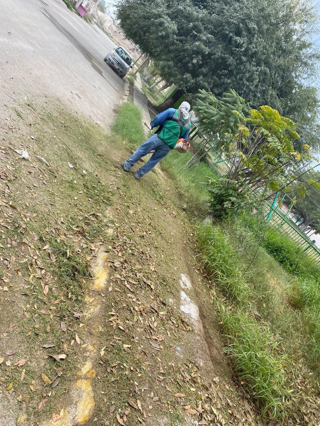 Realizan mejoras en la plaza del Circuito Sevilla de Torremolinos.