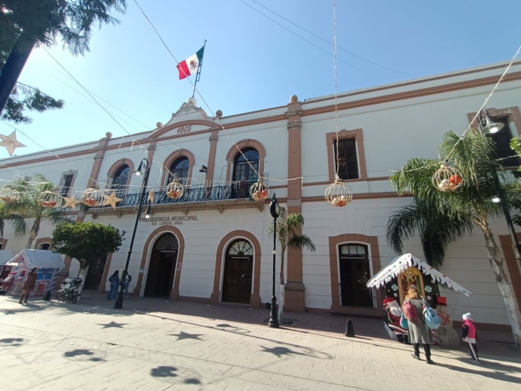 HOMERO MARTÍNEZ CUMPLE CON PAGO PUNTUAL DE AGUINALDOS A TRABAJADORES MUNICIPALES.