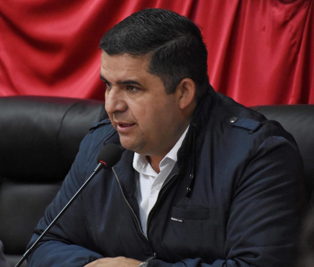 QUE EL CABILDO Y PRESIDENTE MUNICIPAL SEAN PUESTOS HONORARIOS;&nbsp;HMC