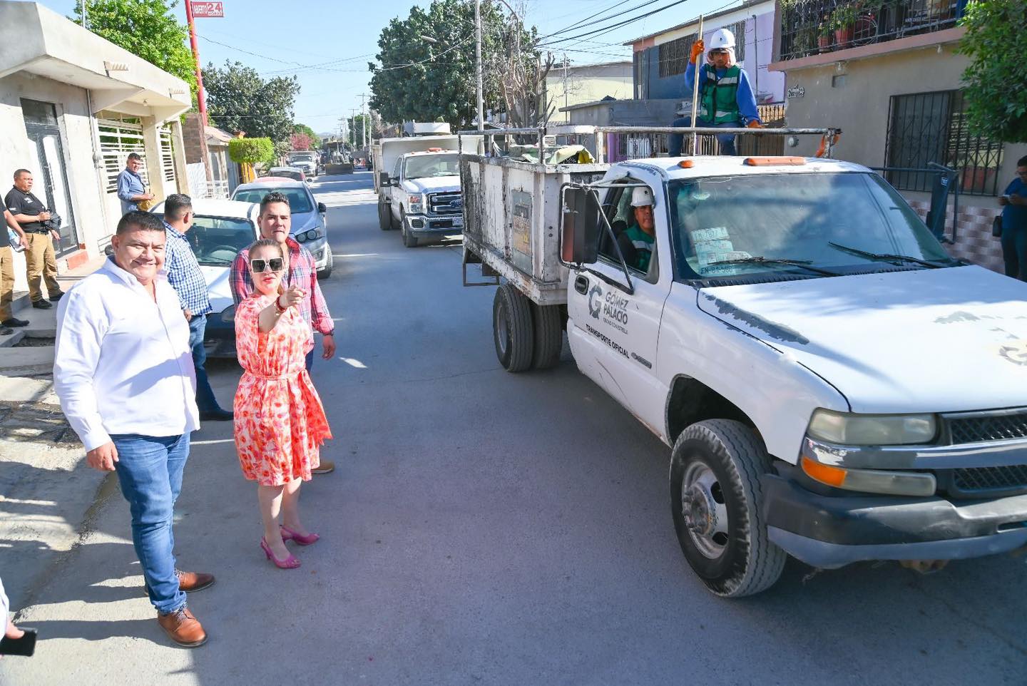 Puede ser una imagen de 8 personas y texto