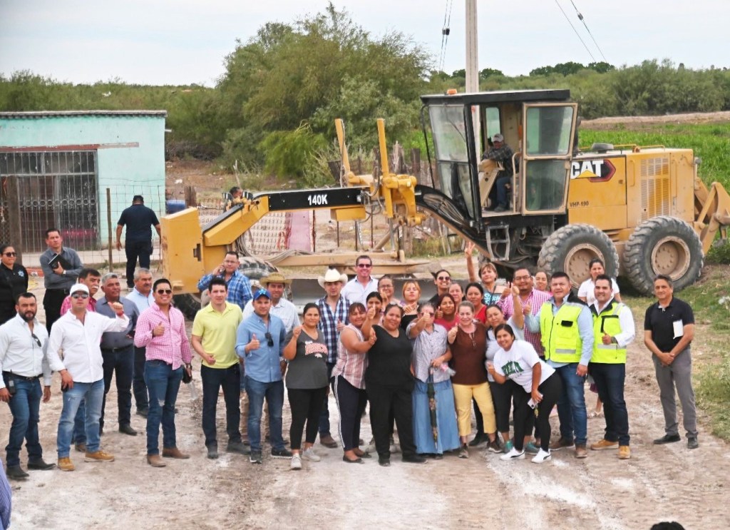 Realiza alcaldesa visita de supervisión a obras de pavimentación en el Ejido&nbsp;Huitrón.