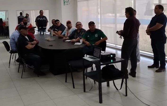 Capacitan al personal del municipio sobre la erradicación de&nbsp;garrapatas.