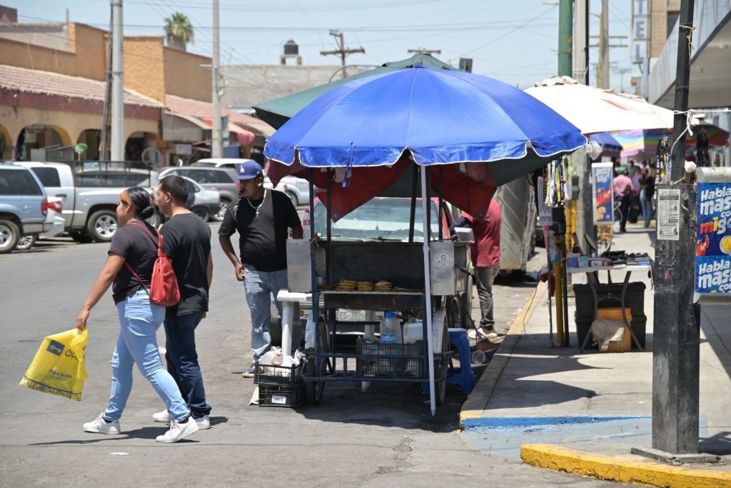 Ante altas temperaturas, exhortan a ambulantes a extremar precauciones en la elaboración de&nbsp;alimentos.